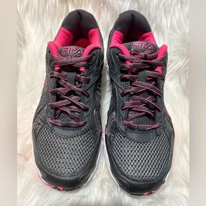 Fila Women's Black and Pink Mesh Athletic Sneakers